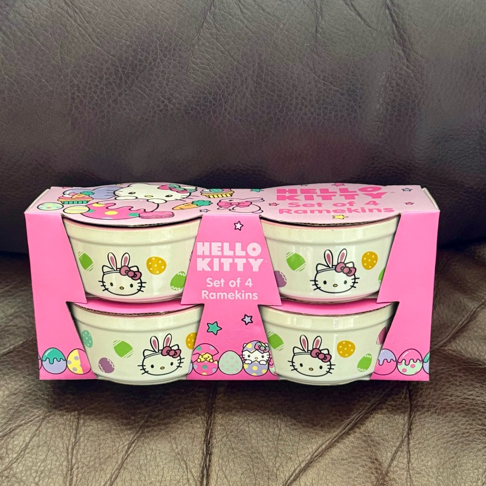 Hello Kitty Easter Ramekin Set